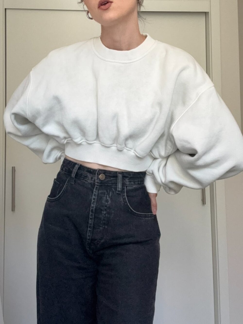 Zara Cropped Off White Balloon Sweatshirt